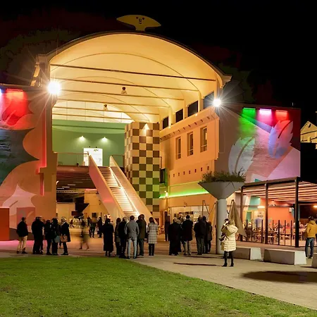 בית נופש Casa Leo אומניה